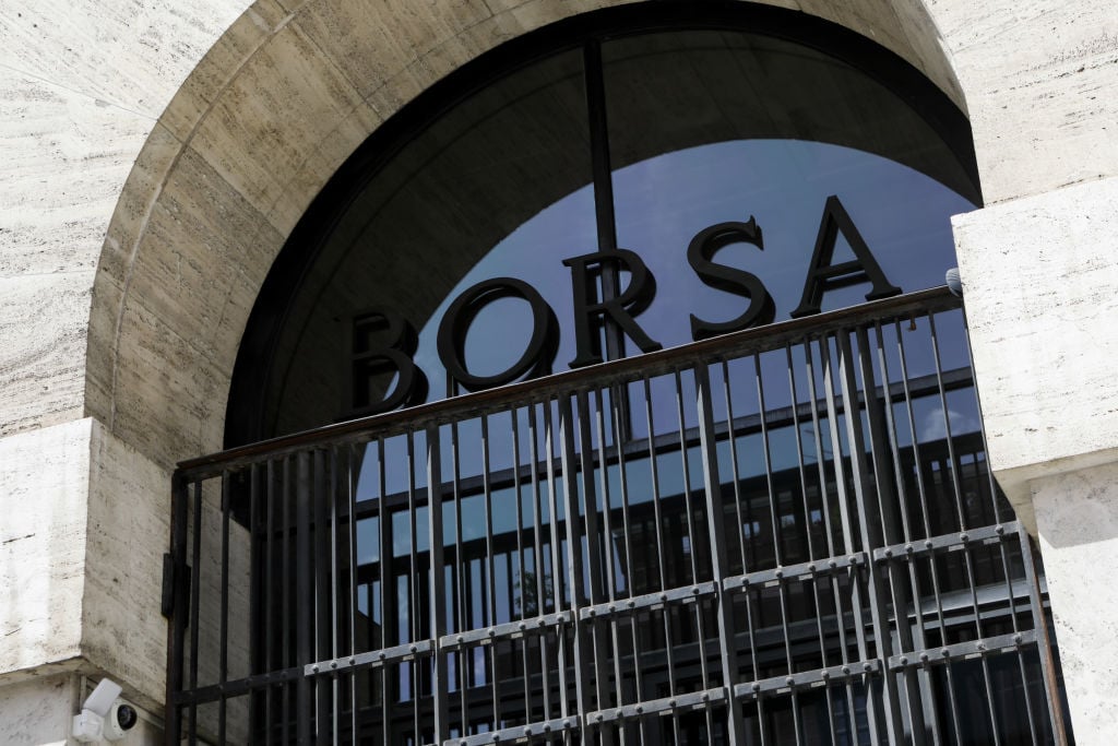 Piazza Affari sopra la parità con banche in spolvero